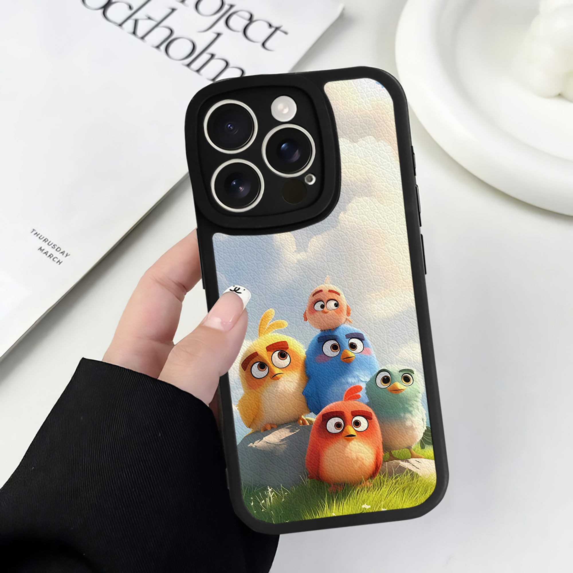 （画像用） Angry Birds アングリーバード 【iPhone 16シリーズ対応】シリコンスマホケース（レザー調） 材質：シリコン